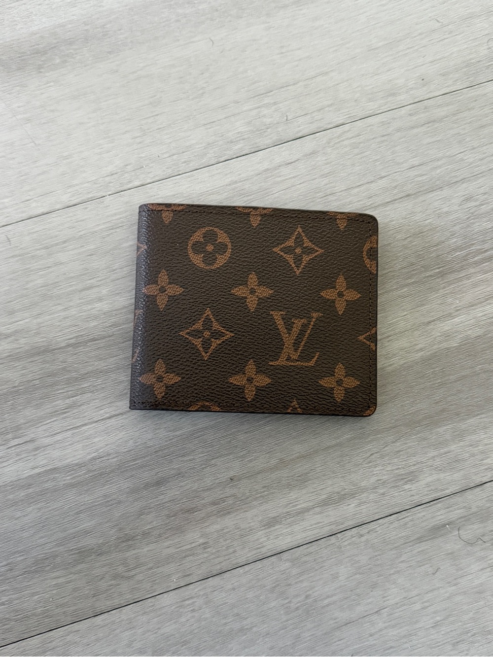 Louis Vuitton Monogram Canvas Men's Bifold Wallet - Brown Mens